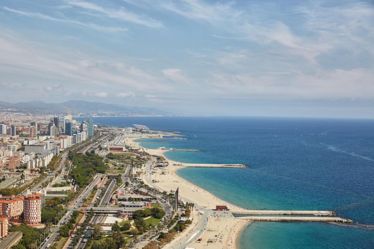 Hotel Arts Barcellona Esterno foto Aerial view of the beach